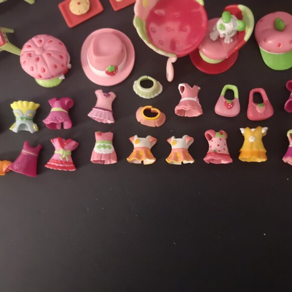 Strawberry Shortcake Toys w/ Berry Sweet Roadster Car & Various Accessories - Picture 6 of 8